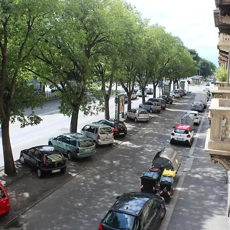 Jolie Maison